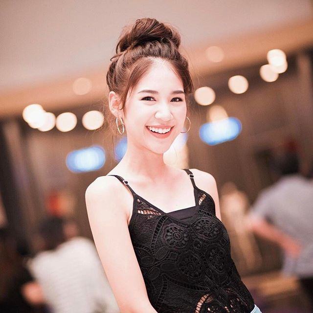 เบนซ์ ณัฐธิดา นักแสดงหน้าใหม่ที่น่าจับตามอง!!