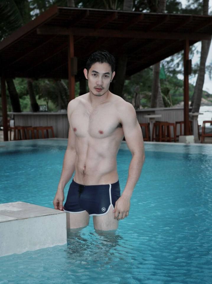 อ้วน ยิ่งแก่ยิ่งแซ่บ @Surround