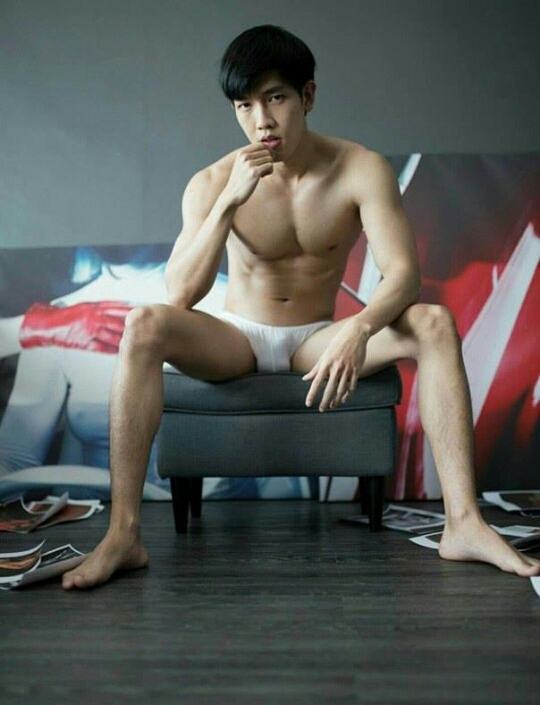 hot male 45 (+18)