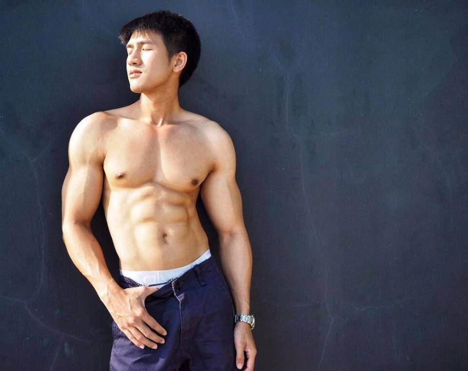 2ล่ำแซ่บรับวันหยุด