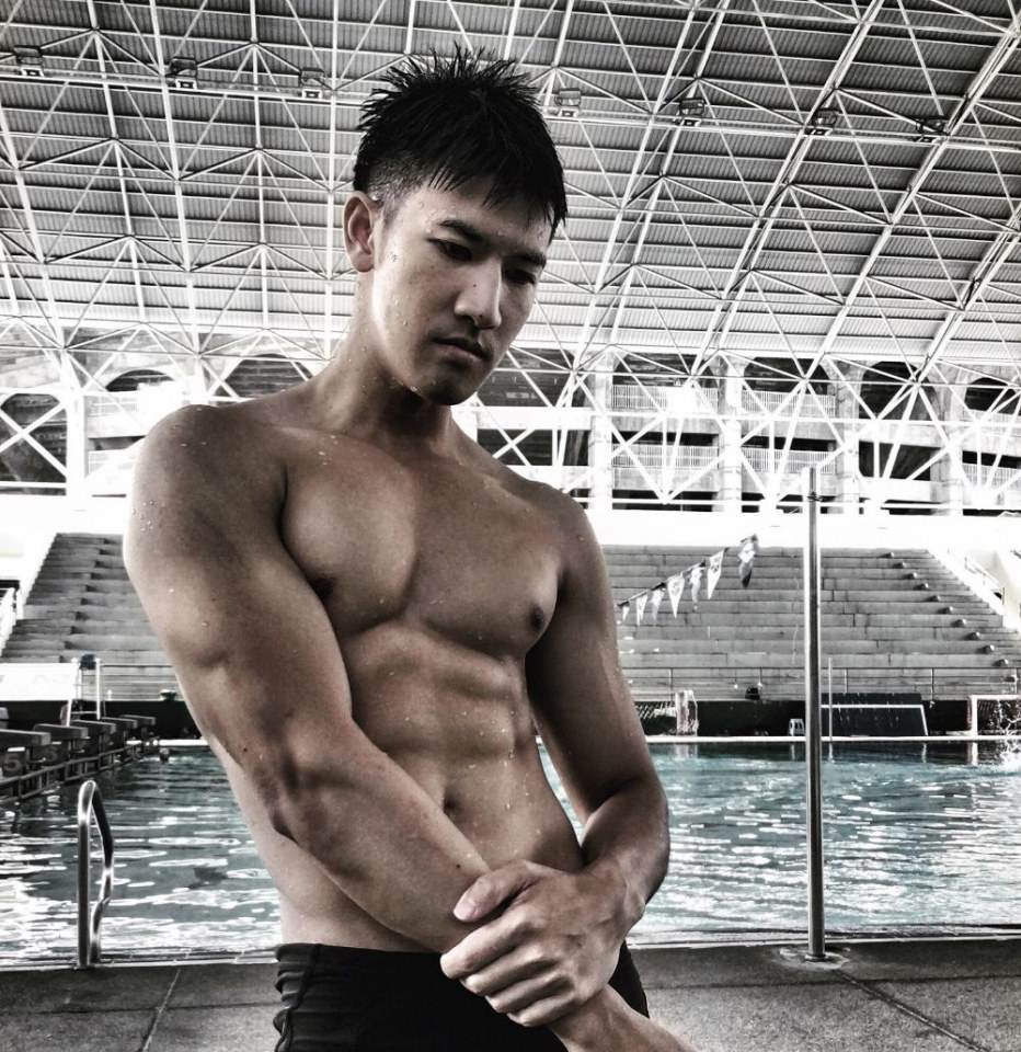 2ล่ำแซ่บรับวันหยุด