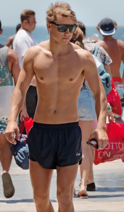 Hot guy in underwear 250