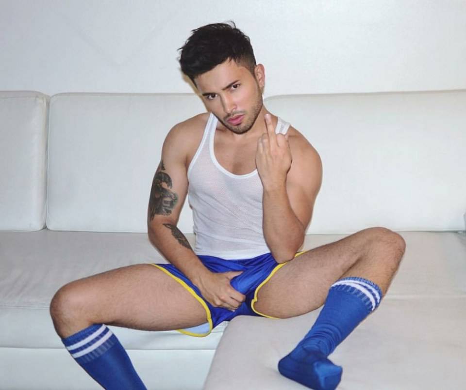hot male 49 (+18)