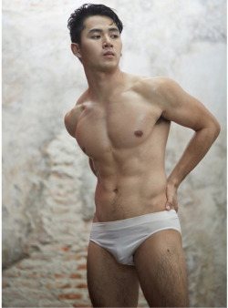 hot male 49 (+18)
