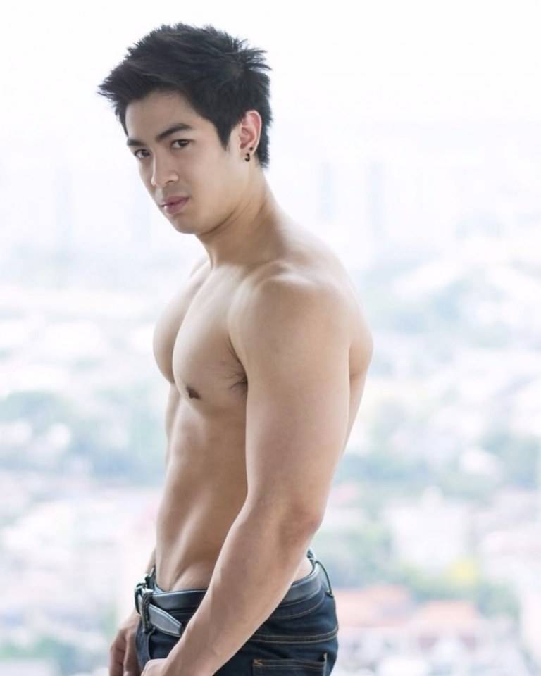 หล่อล่ำเลียเลย001