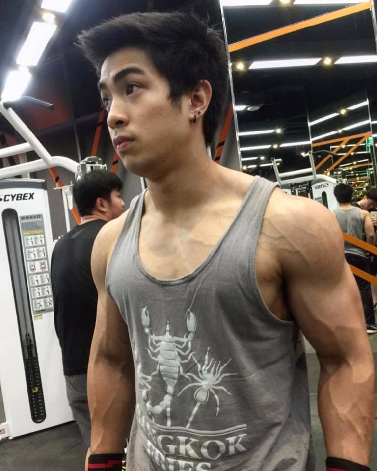 หล่อล่ำเลียเลย001