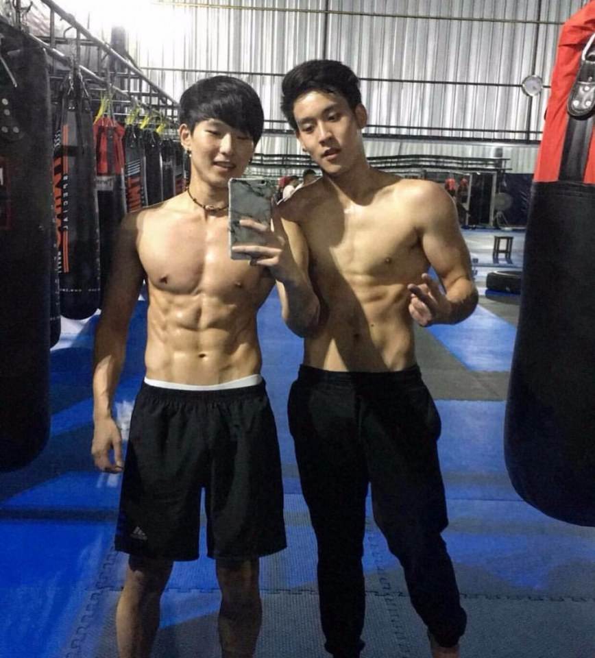 หล่อล่ำเลียเลย001