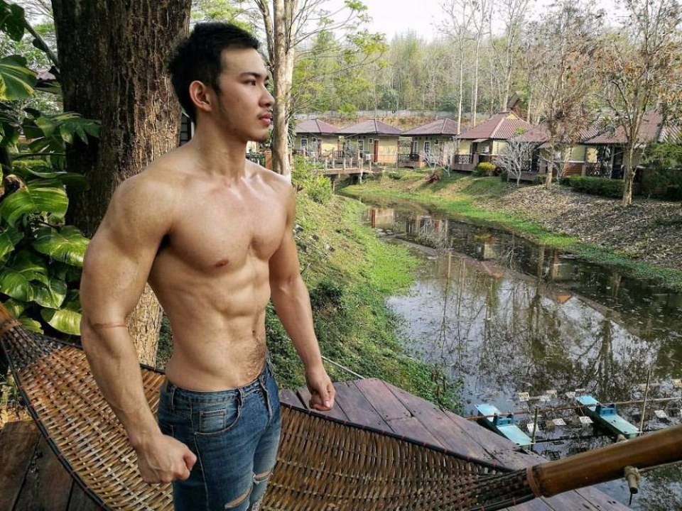 หล่อล่ำเลียเลย001