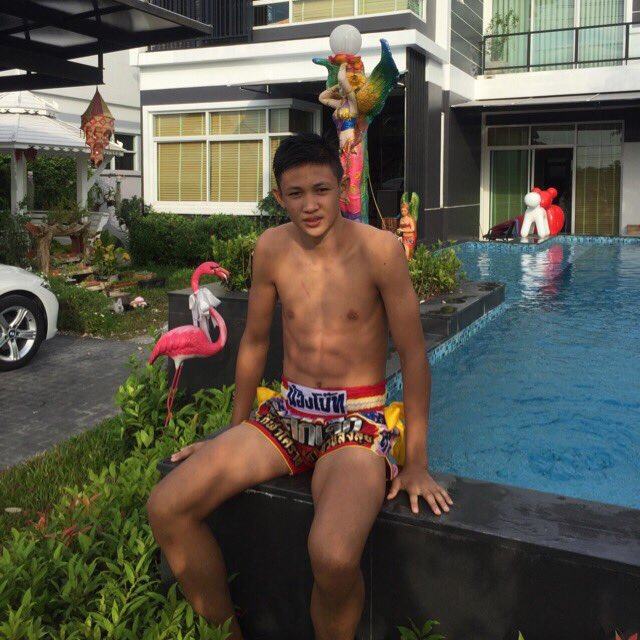 อยากมวยโค้กกันเลยทีเดียว
