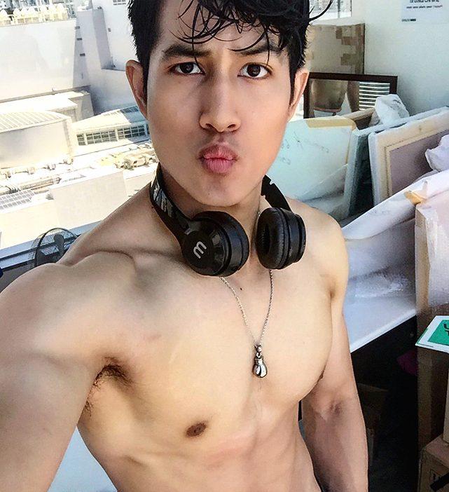 ขนอุย หนวด กล้าม อยากทั้งนั้น