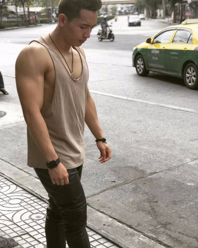 ขนอุย หนวด กล้าม อยากทั้งนั้น