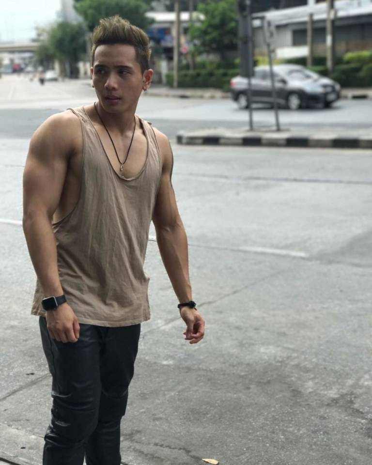 ขนอุย หนวด กล้าม อยากทั้งนั้น