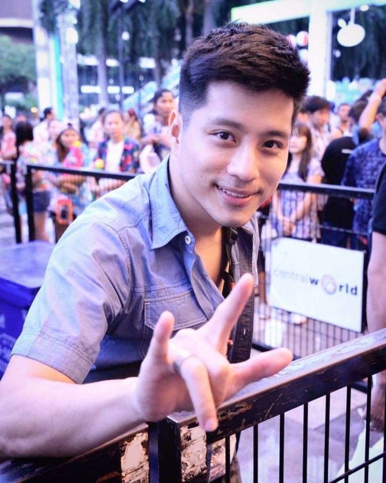 เช้านี้กับตี๋  วิวิศน์