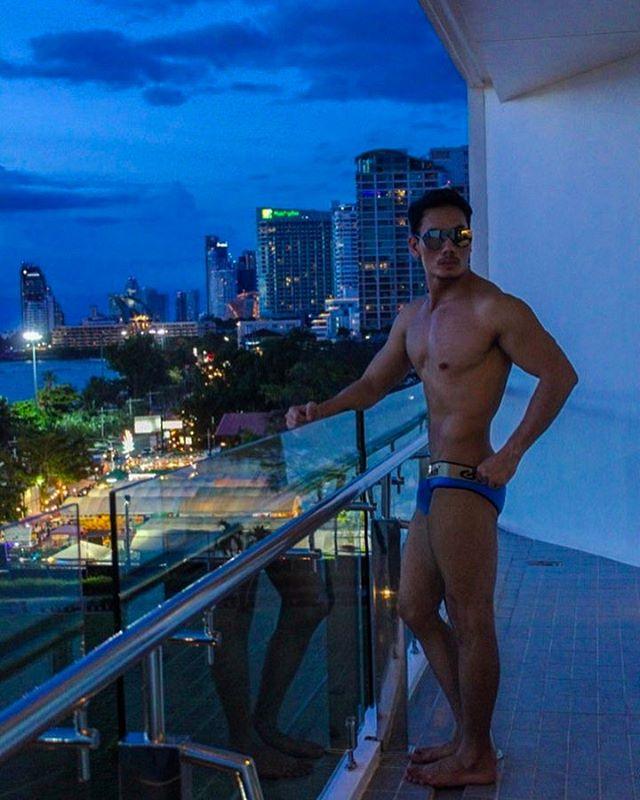 รุ่นใหญ่วัยแซ่บ Я H &Lambda; C H A T &Lambda; &bull; ＯＭ @rhachata