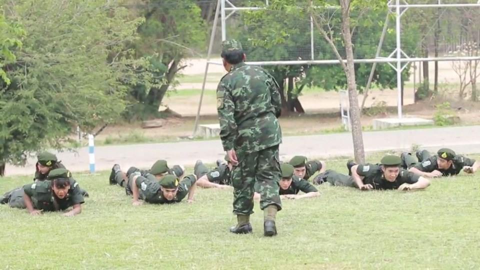 ทังฮาทังแชบมักตอนอาบน้ำมักที่สุดบ่น่าใสผ้าขาวม้าเลย ขอแบบกางเกงในตัวน้อยๆจะดีหลาย