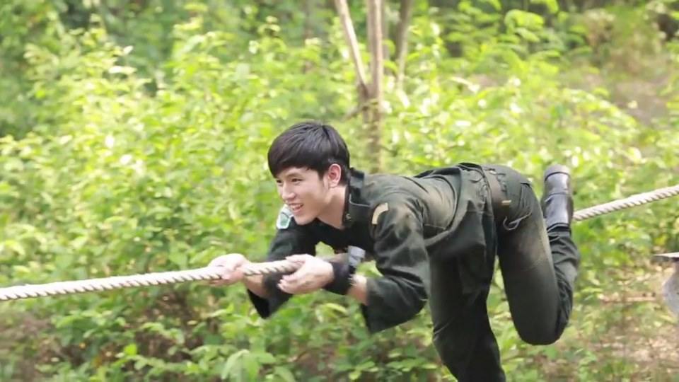 ทังฮาทังแชบมักตอนอาบน้ำมักที่สุดบ่น่าใสผ้าขาวม้าเลย ขอแบบกางเกงในตัวน้อยๆจะดีหลาย