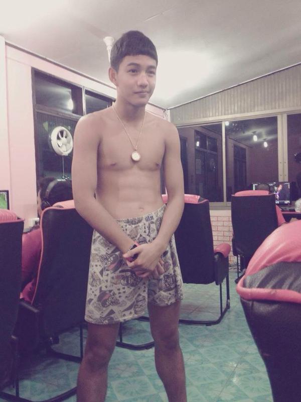หนุ่มบ้านๆ สู้ไหมคะ 1,609