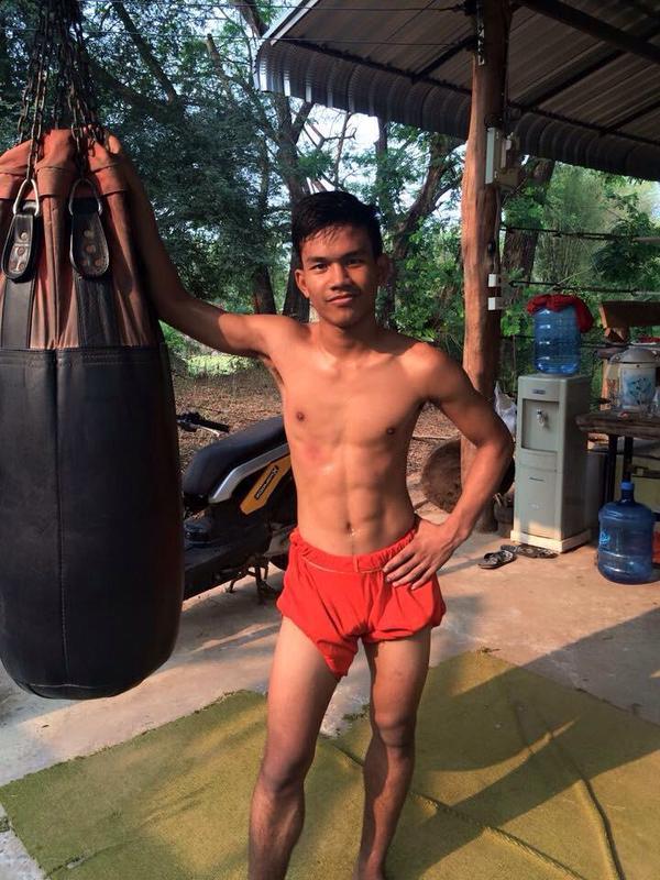 หนุ่มบ้านๆ สู้ไหมคะ 1,609