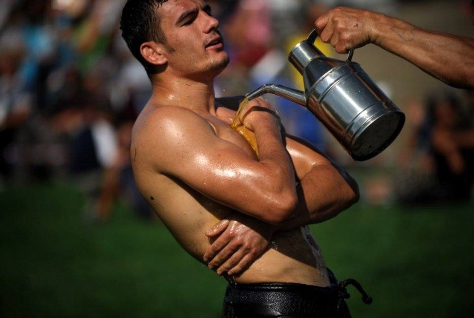 oil wrestling