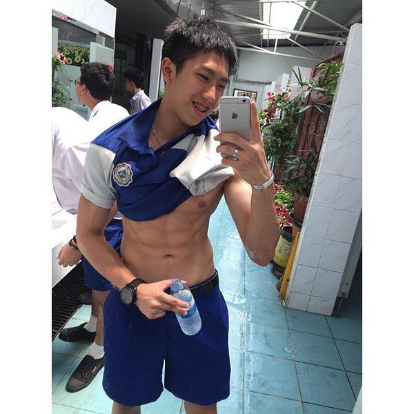 นร.ซิกแพคเน้นๆ