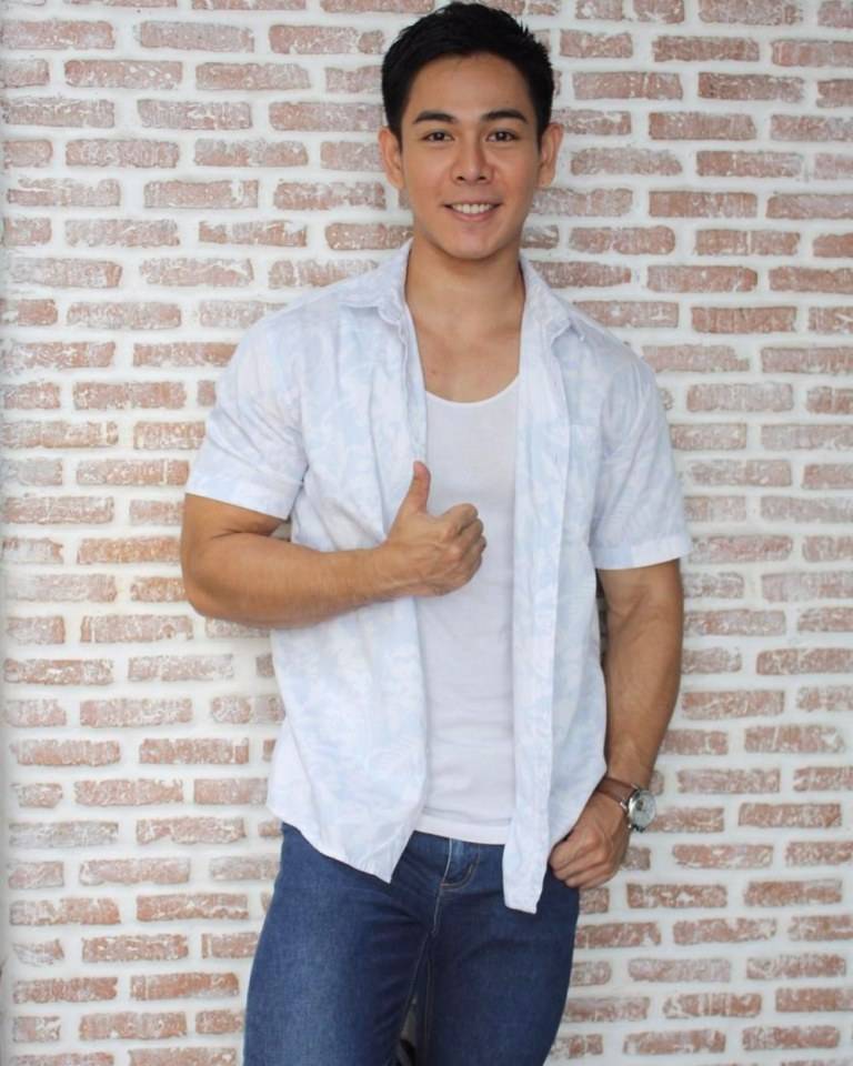 แซ่บเก้งร้อง