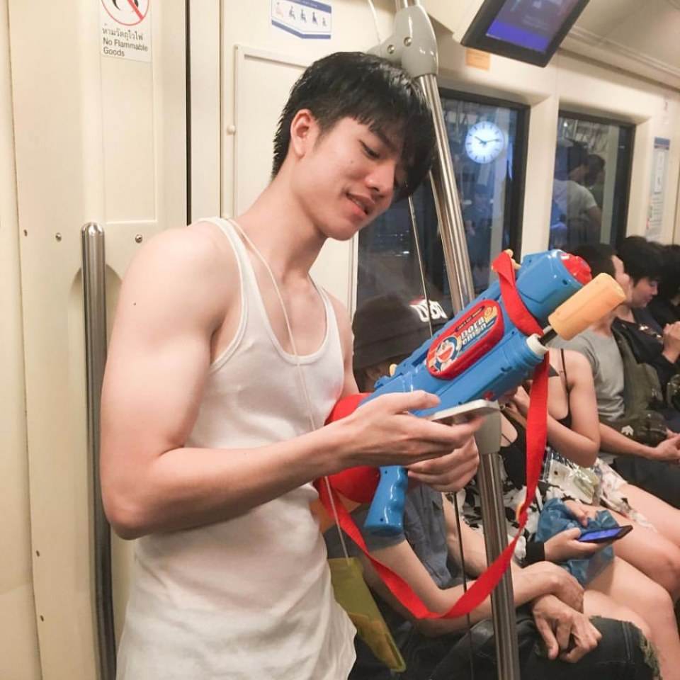 กระดกลิ้นรัวๆๆๆๆ