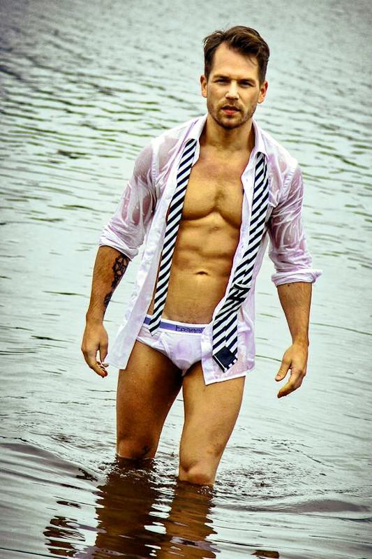 hot male 68 (+18)