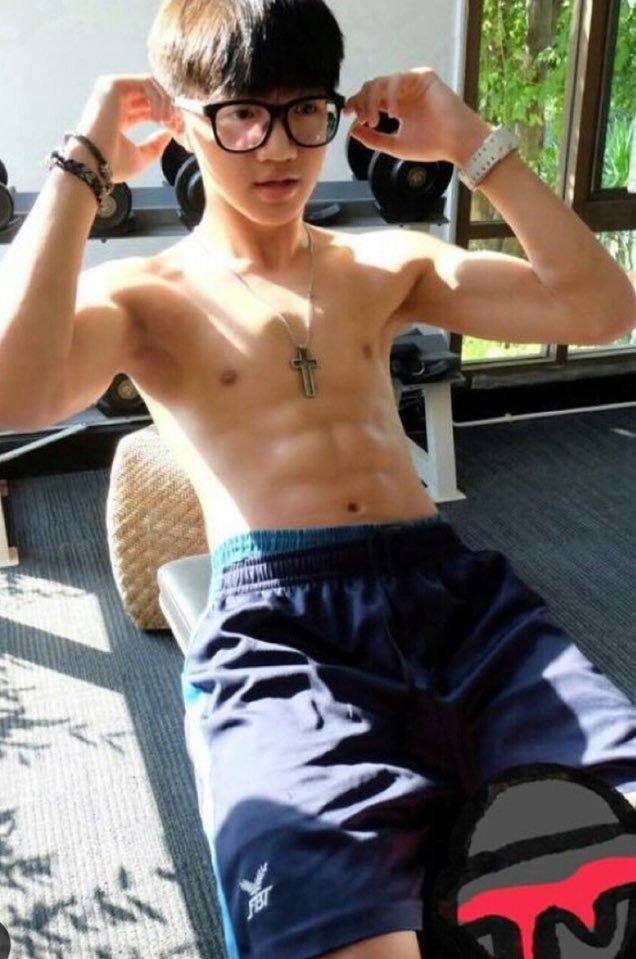 ล่ำแน่นบึก