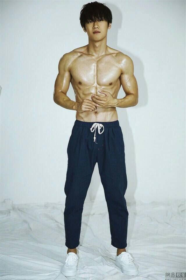 ล่ำแน่นบึก