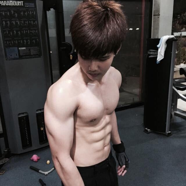 ล่ำแน่นบึก