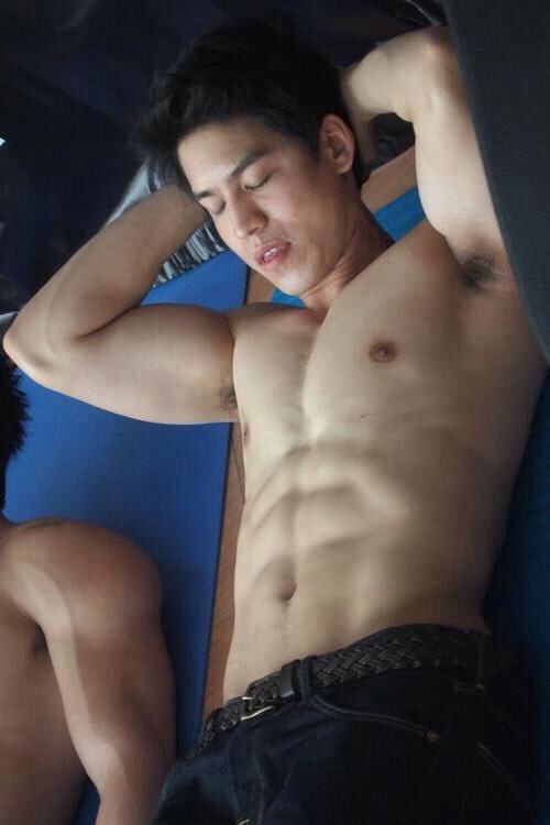 ล่ำแน่นบึก