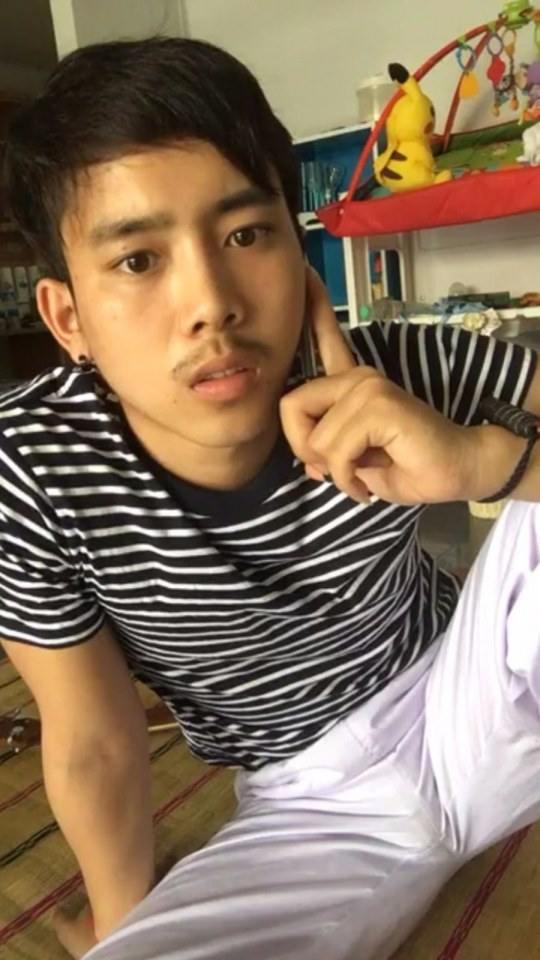 คลั่งเด็กหนุ่ม
