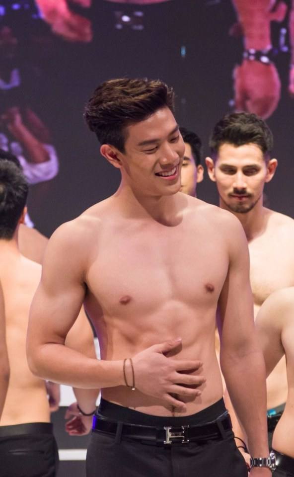 คลั่งเด็กหนุ่ม