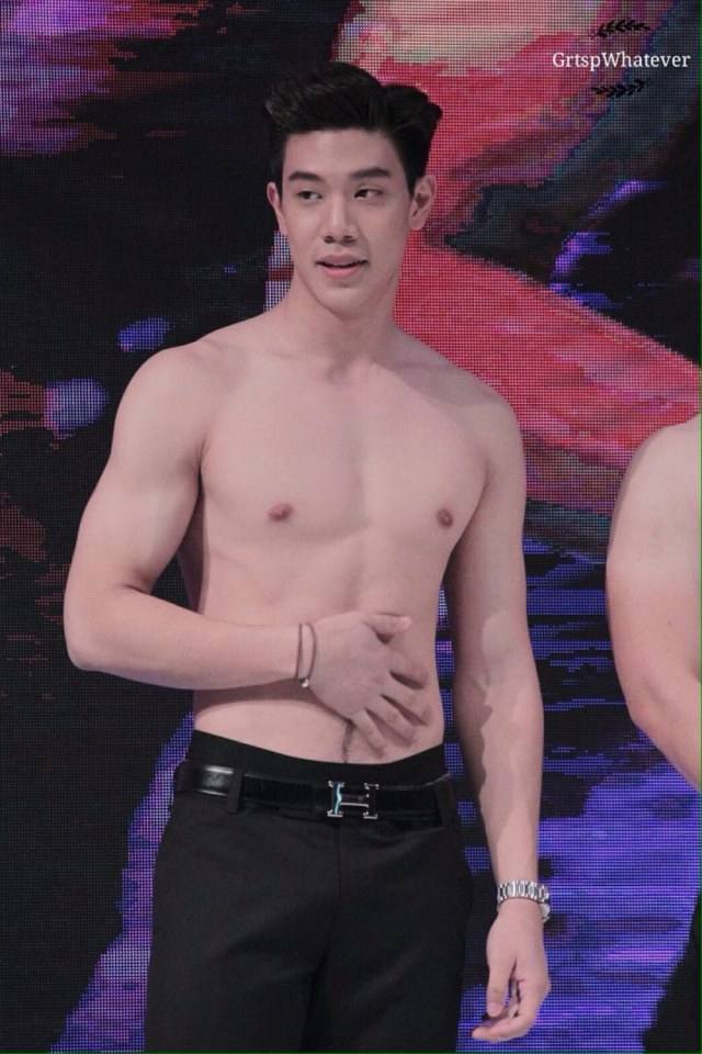 คลั่งเด็กหนุ่ม