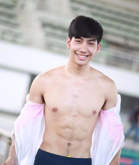 คลั่งเด็กหนุ่ม