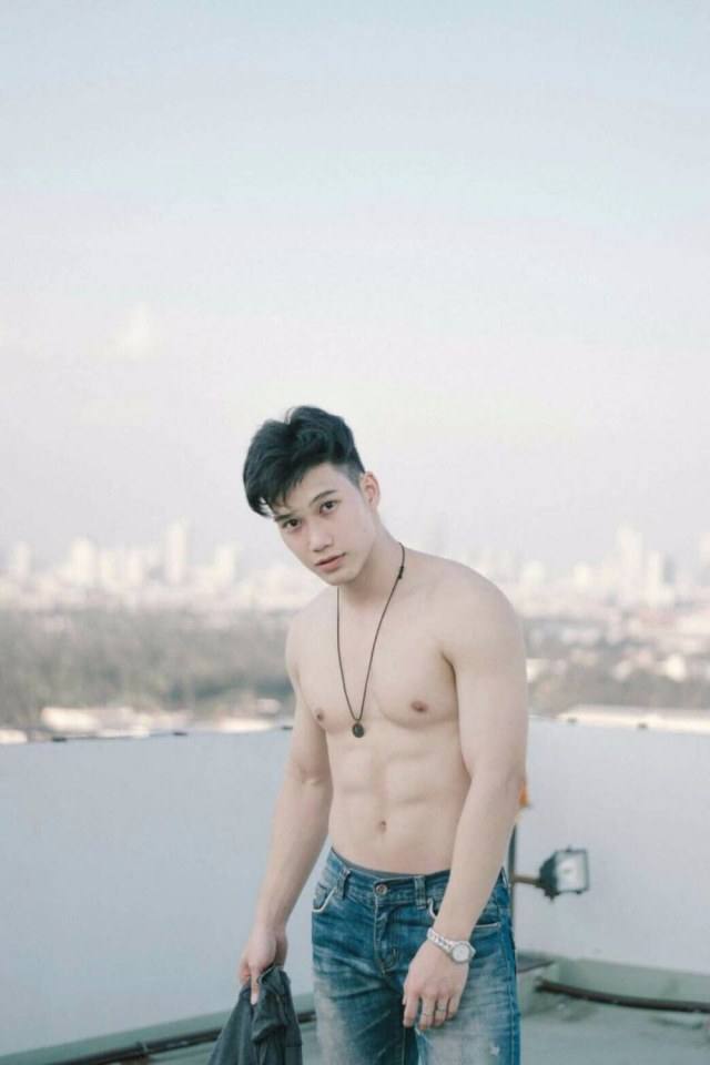 คลั่งเด็กหนุ่ม