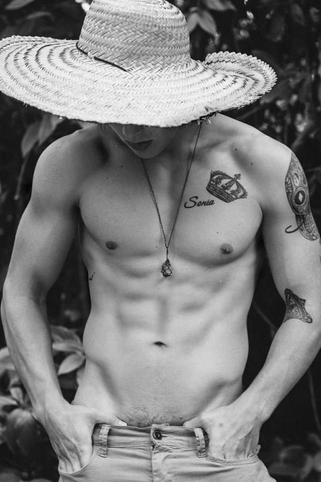 hot male 70 (+18)