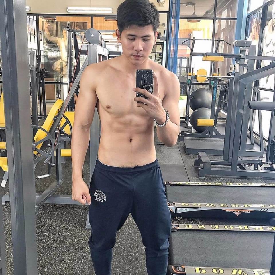 แซ่บก็เลียต่อ