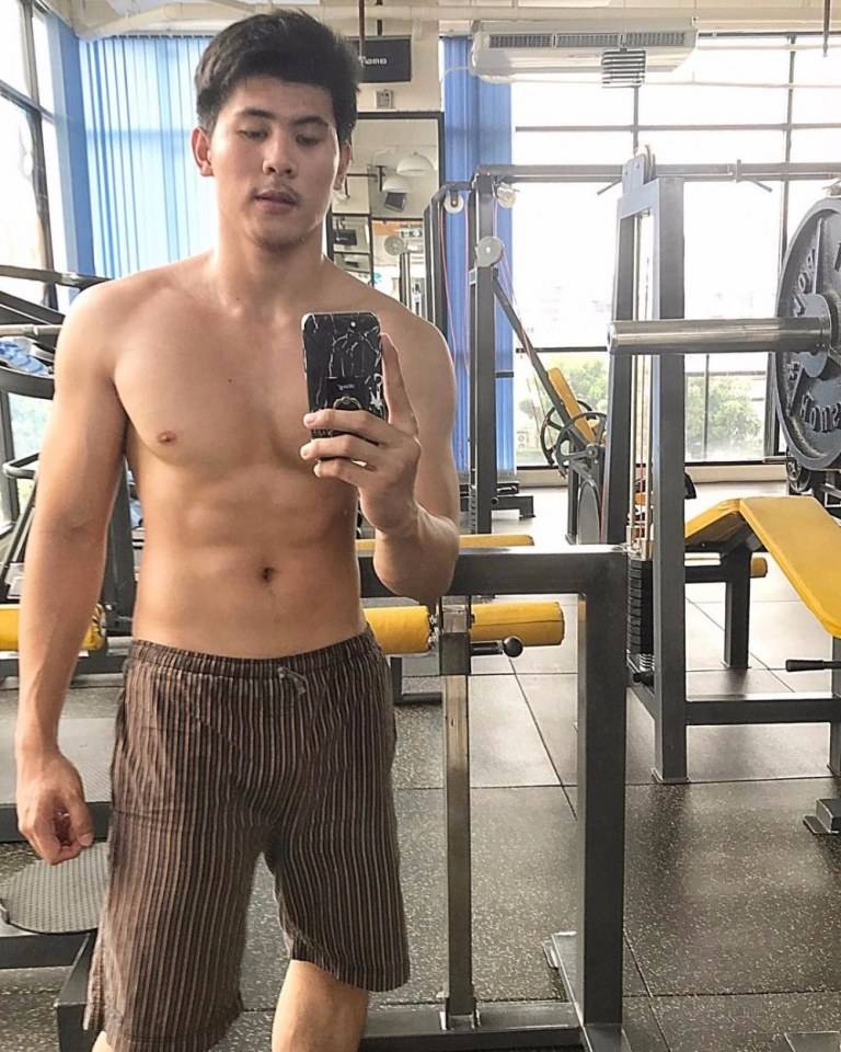 แซ่บก็เลียต่อ