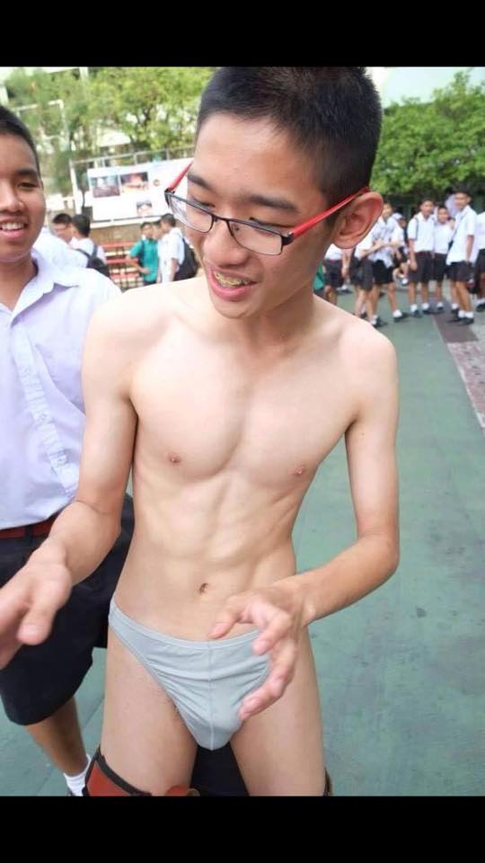 วัยรุ่นเค้าชอบเล่นอะไรกันแผลงๆ เนอะ เราดูแล้วหน้าแดงไปหมด 1,685