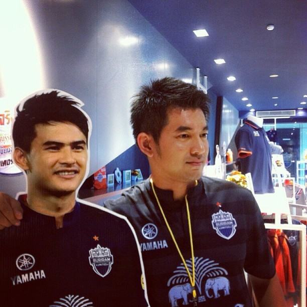 คนที่เคยเป็นพ่อค้าแซบในรายการเทยเที่ยวไทย 1,725