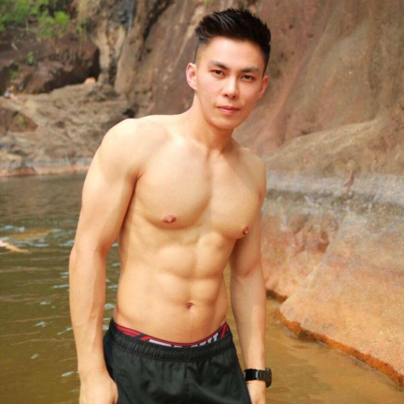 หนุ่มๆ เกรดพรีเมียม 1,729