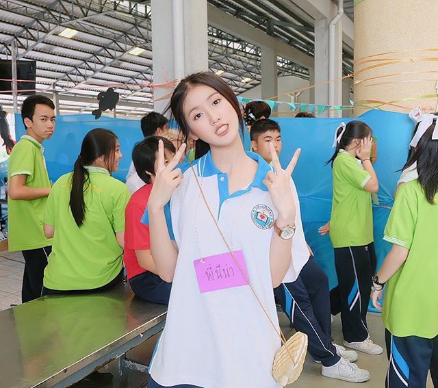 "นีน่า นิชนารถ" สาวหน้าใสยิ้มสวยวัย 16!