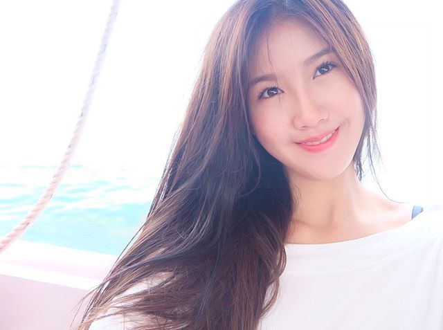 "นีน่า นิชนารถ" สาวหน้าใสยิ้มสวยวัย 16!