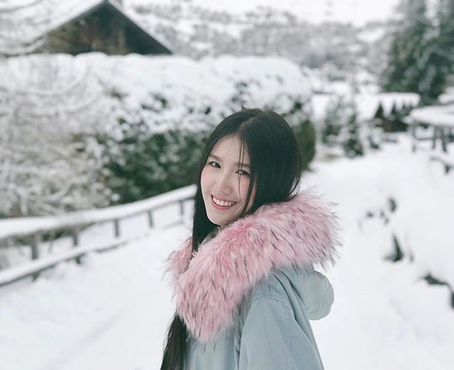 "นีน่า นิชนารถ" สาวหน้าใสยิ้มสวยวัย 16!