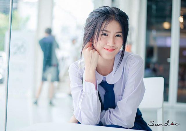 "นีน่า นิชนารถ" สาวหน้าใสยิ้มสวยวัย 16!