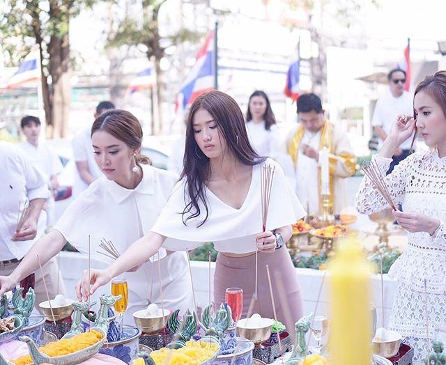 "นีน่า นิชนารถ" สาวหน้าใสยิ้มสวยวัย 16!