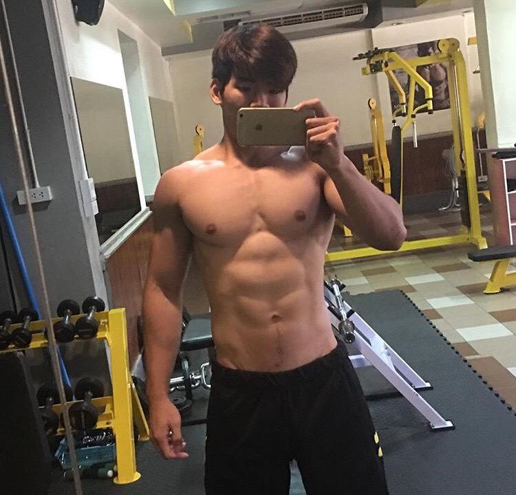 หนุ่มหล่อ✦cute boy✦ดีต่อใจ❥233 (อายุ 19 กล้ามแน่นขนาดนี้)