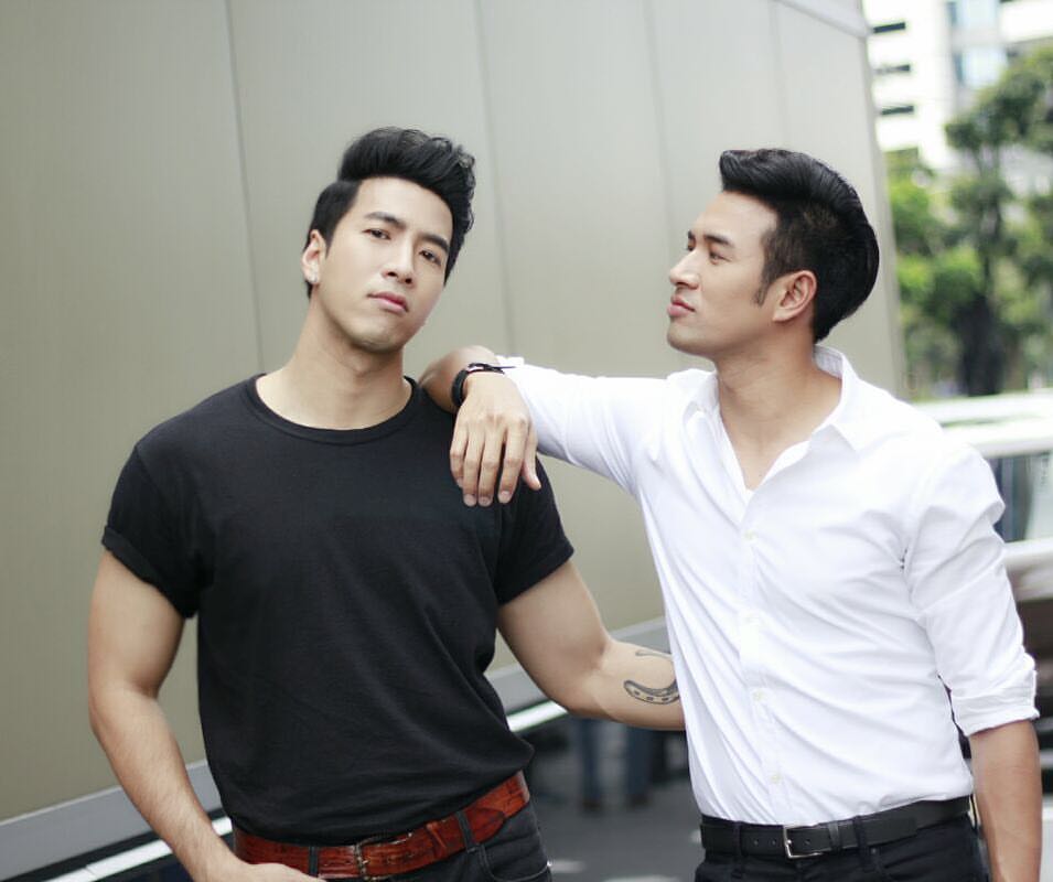 พี่โย่งสูงยาวเข่าใหญ่
