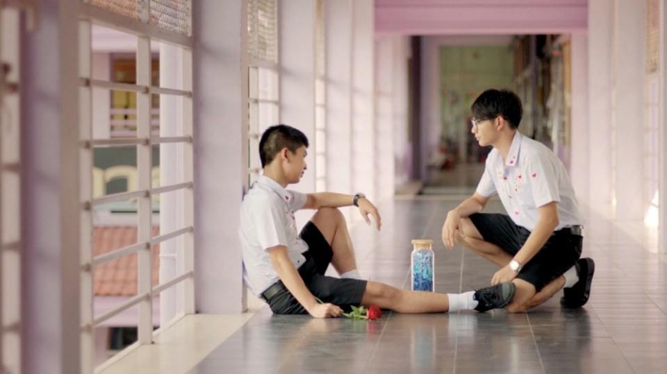 ตรงกลางระหว่างรัก 25 พฤษภาคมนี้